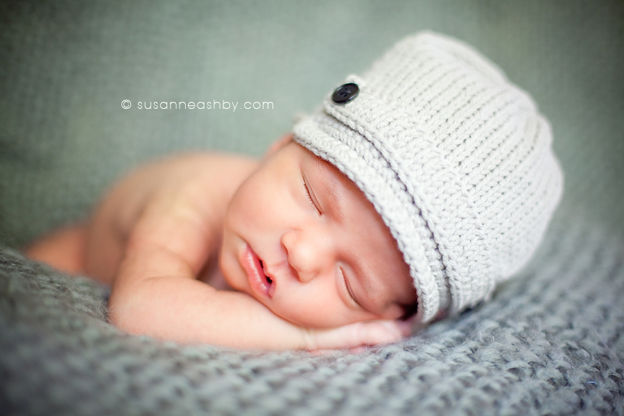 gray-hat-sacramento-newborn-photographer