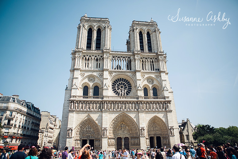 Paris wedding photographer tips itinerary notre dame cathedral