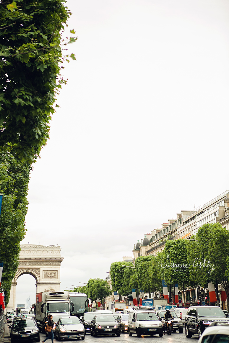 Paris destination wedding photographer walking tour itinerary