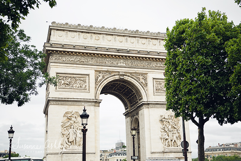 Paris destination wedding photographer walking tour itinerary