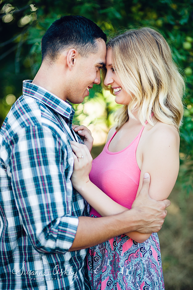What to Wear to your engagement session | Sacramento Wedding Photographer